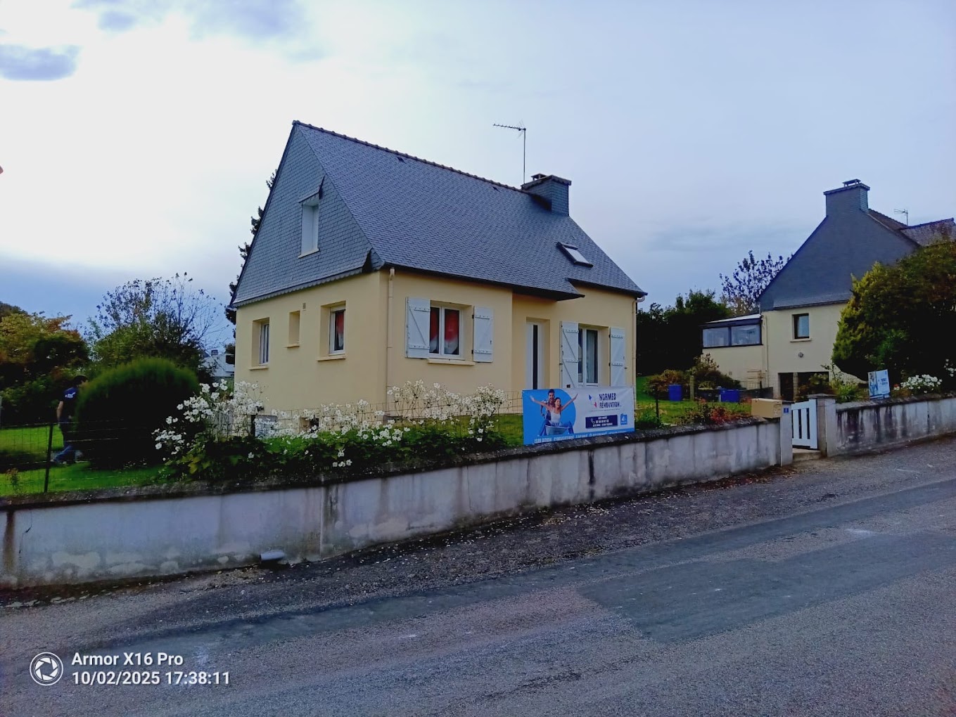 Toiture en ardoises et ravalement de façade — photo du chantier